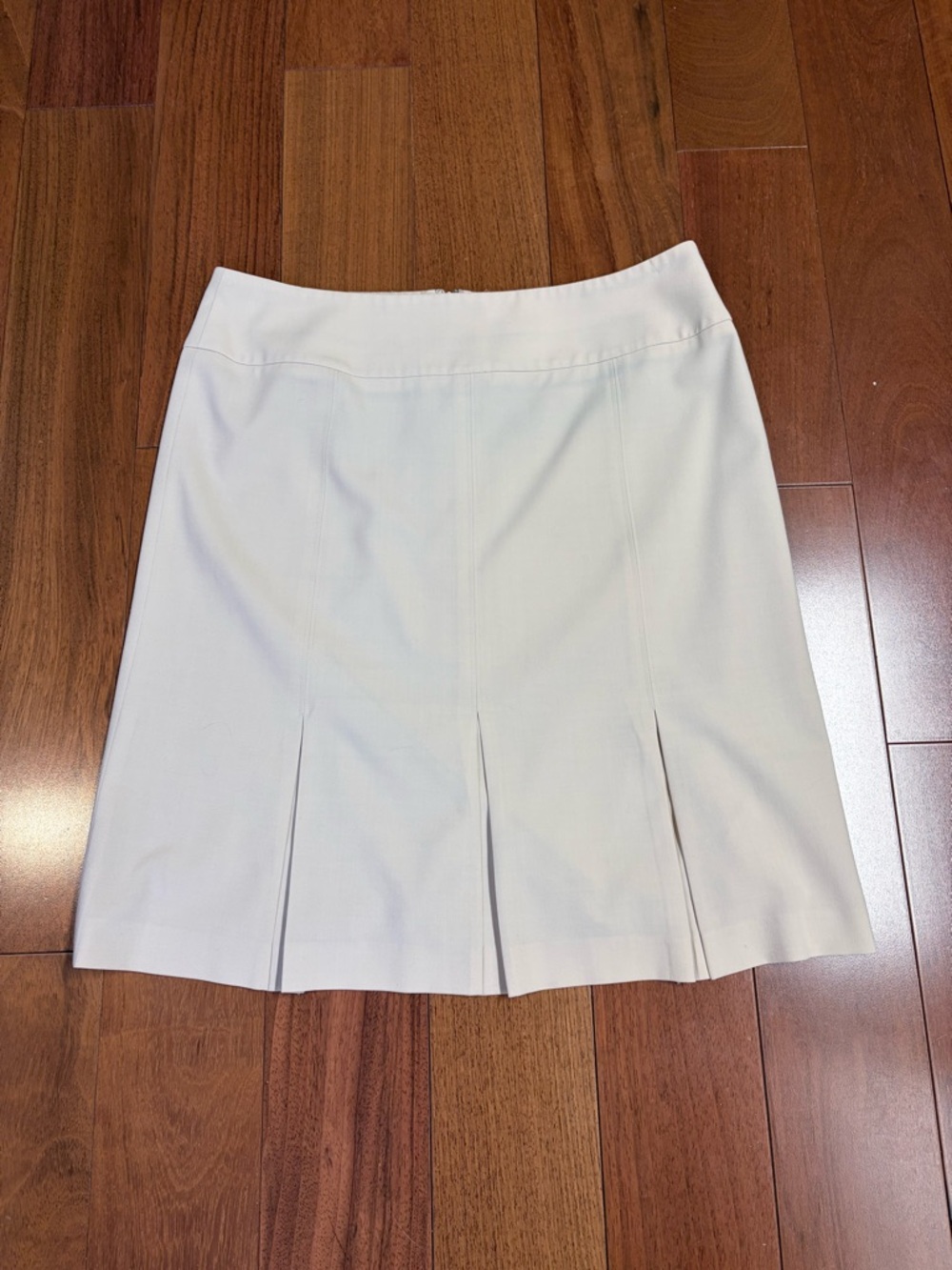Jones New York Cream A-Line Skirt with Pleats Size 14